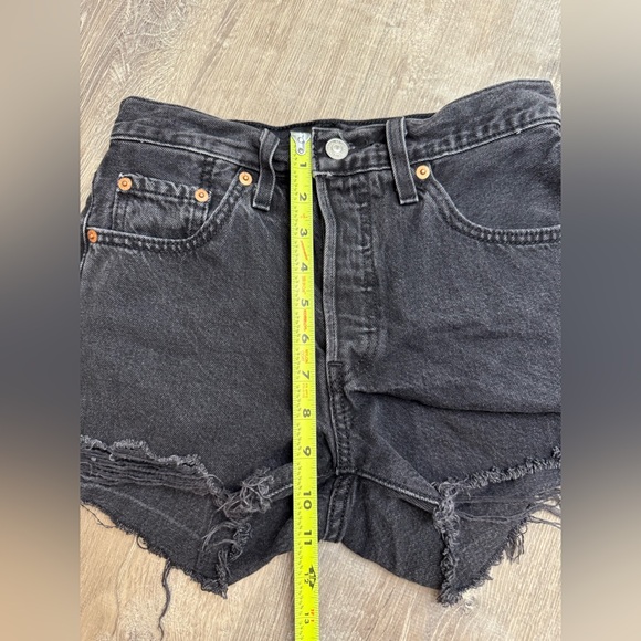 Levis 501 Shorts Size 24 - Picture 7 of 9